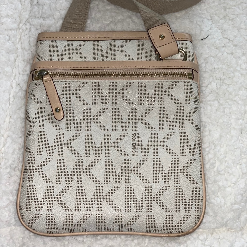 Authentic Michael Kors - Crossbody Leather